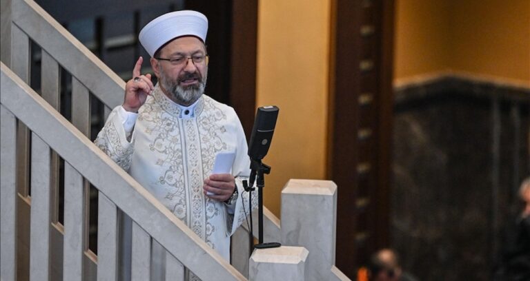 diyanet-hutbesi-tartisilirken-erbasin-tatilde-oldugu-ortaya-cikti-rIYugA3d.jpg