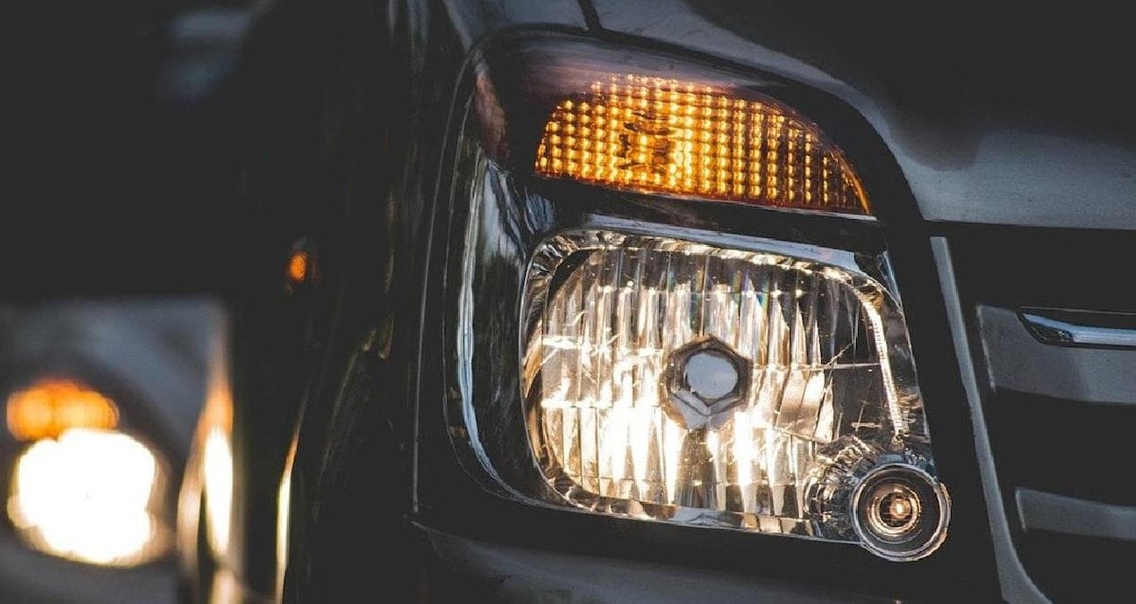 arac farlari ilk gunku gibi parliyor meger bu kadar basitmis SRARLKFh