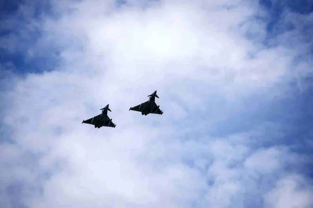 ingiltere rafi polonyada devriye ucusuna gonderdi LavQRjJF