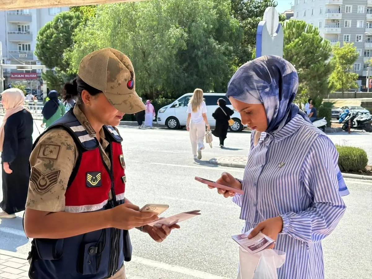 jandarmadan ogrencilere bilgilendirme 4jTy7CsH