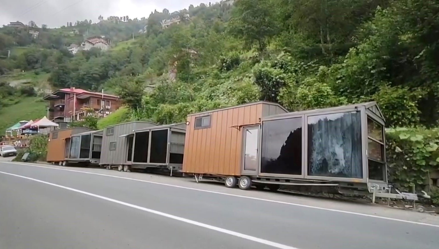 rizede sel sonrasi bungalovlar sokuluyor d5BsapRt