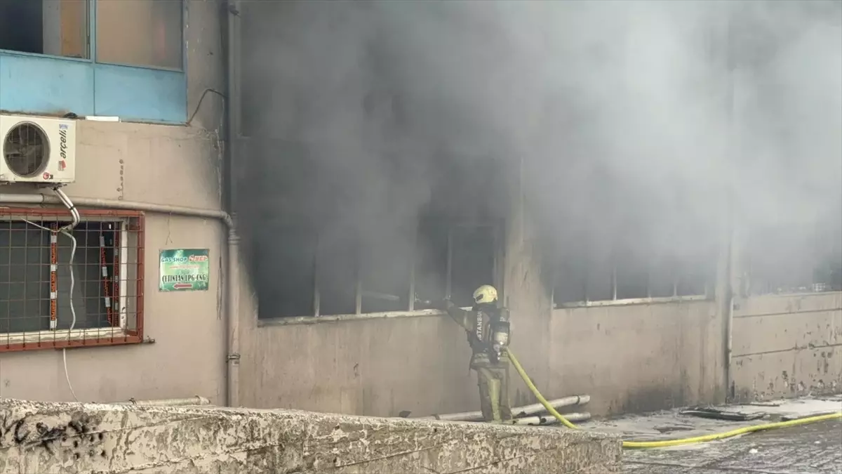 bayrampasada yangin panigi ULjIM4DF