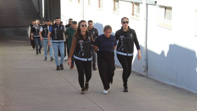 hazineye ait araziyi satma vaadiyle dolandiricilik 80 milyon tllik vurgun KPgEV1C6