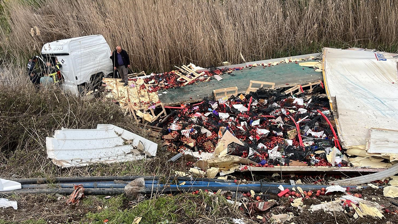 Isparta’da Elma Yüklü Çekici Kanala Devrildi: Bir Yaralı