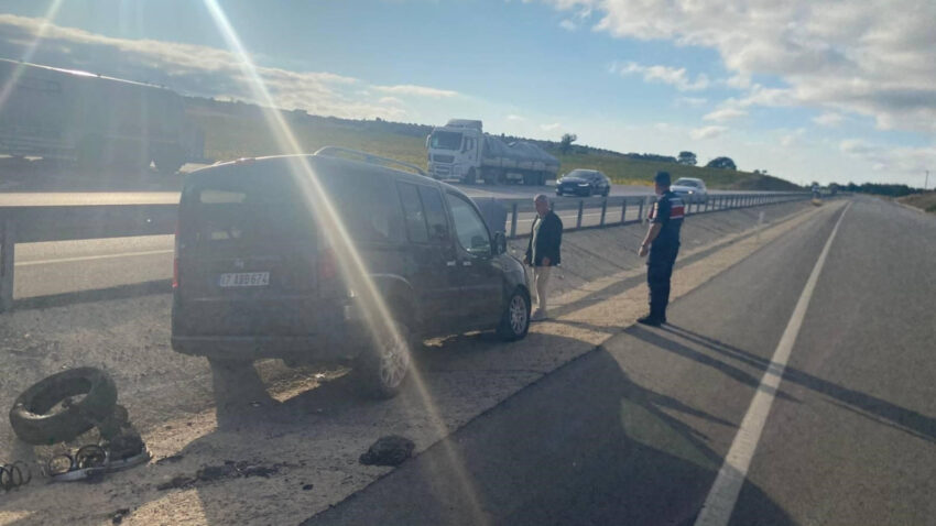 Bilecikte korkunc kaza kontrolden cikan arac bariyerlere carpti micG7SVk